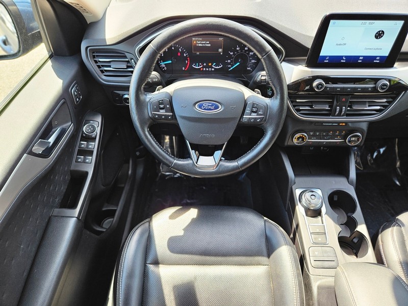 Ford Escape Vehicle Full-screen Gallery Image 13