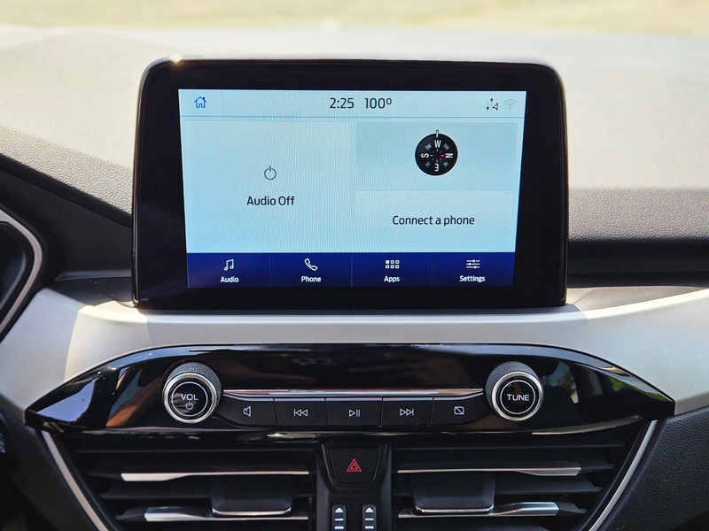Ford Escape Vehicle Full-screen Gallery Image 20