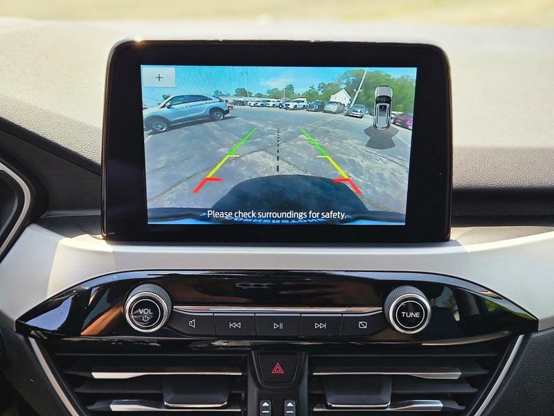 Ford Escape Vehicle Full-screen Gallery Image 21