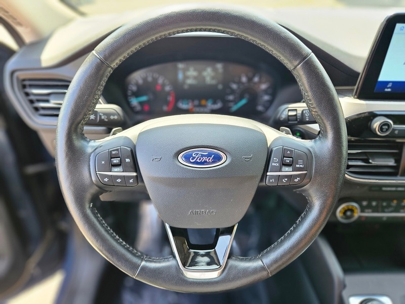 Ford Escape Vehicle Full-screen Gallery Image 24