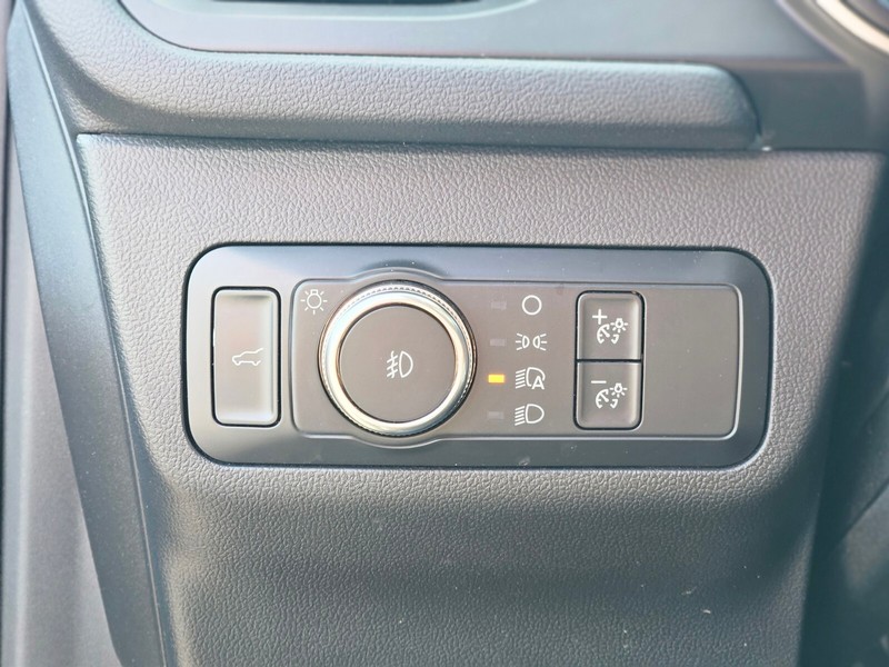 Ford Escape Vehicle Full-screen Gallery Image 28