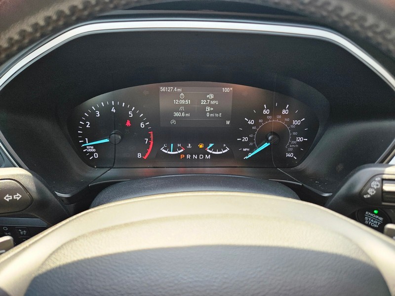 Ford Escape Vehicle Full-screen Gallery Image 29