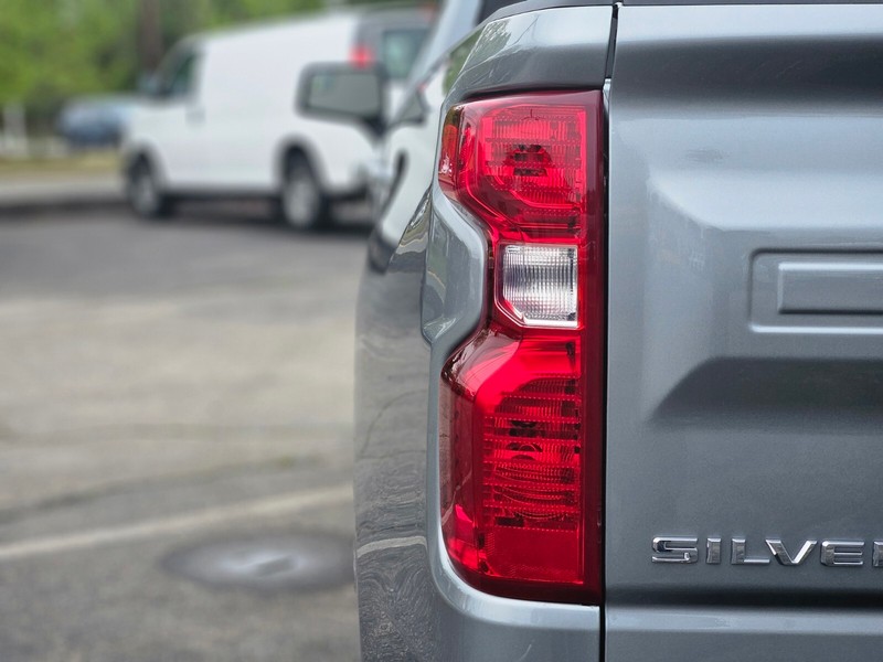 Chevrolet Silverado 1500 Vehicle Full-screen Gallery Image 09