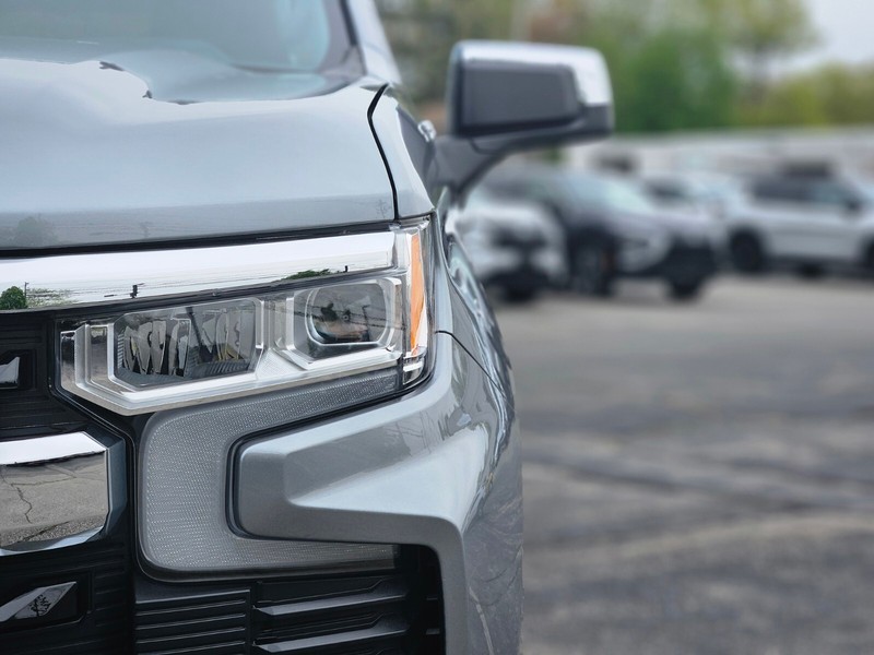 Chevrolet Silverado 1500 Vehicle Full-screen Gallery Image 10