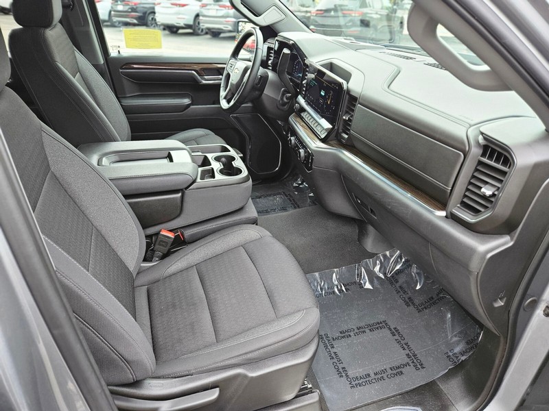 Chevrolet Silverado 1500 Vehicle Full-screen Gallery Image 11