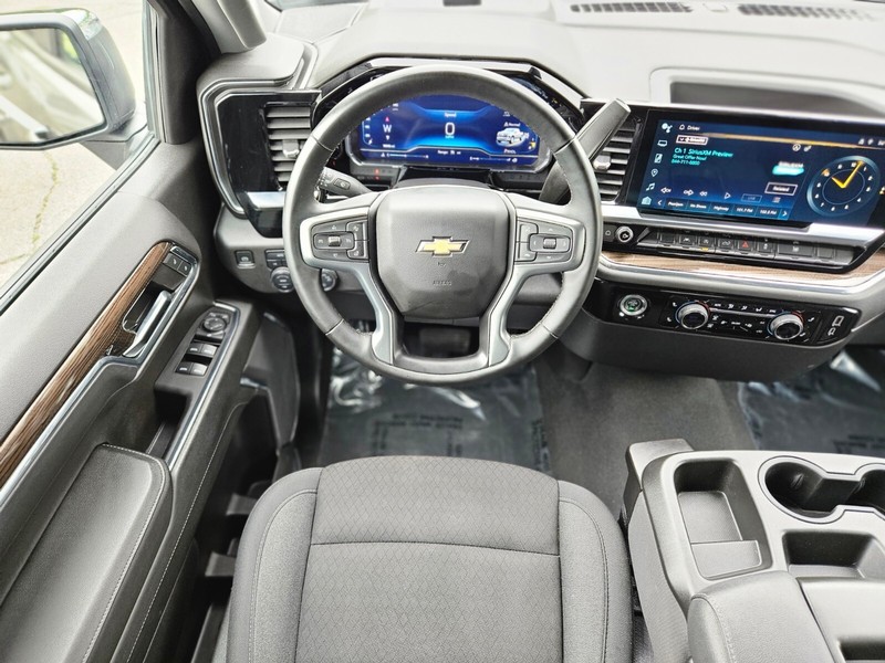 Chevrolet Silverado 1500 Vehicle Full-screen Gallery Image 13