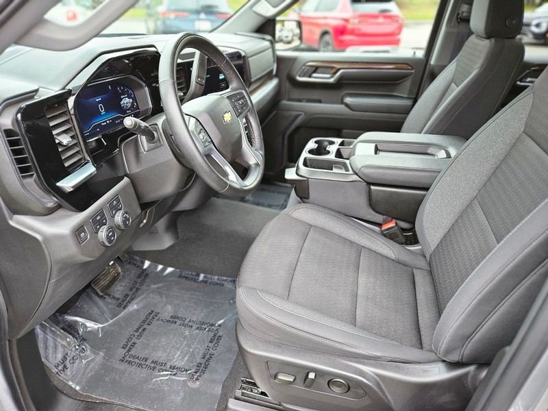 Chevrolet Silverado 1500 Vehicle Full-screen Gallery Image 17