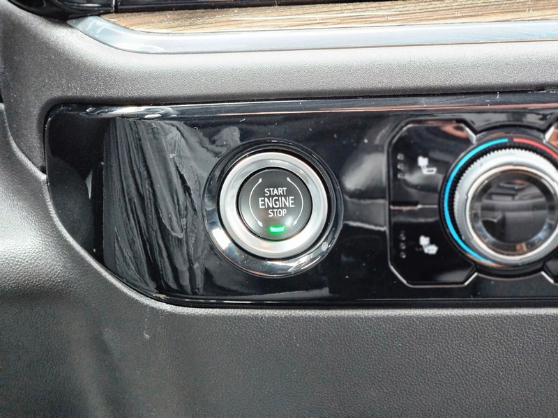 Chevrolet Silverado 1500 Vehicle Full-screen Gallery Image 22