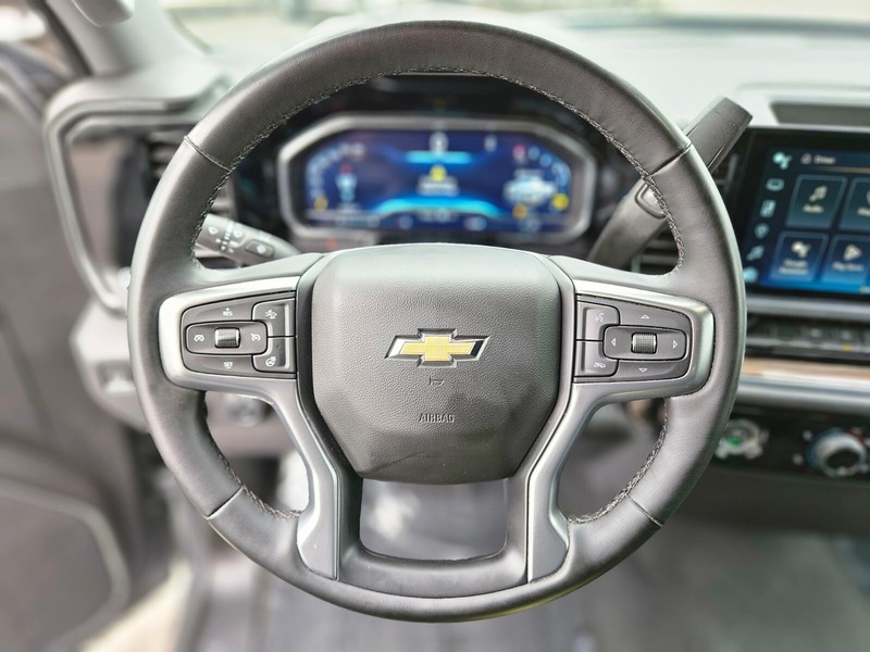 Chevrolet Silverado 1500 Vehicle Full-screen Gallery Image 25