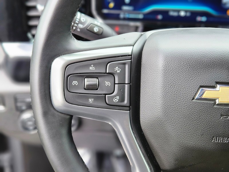 Chevrolet Silverado 1500 Vehicle Full-screen Gallery Image 26