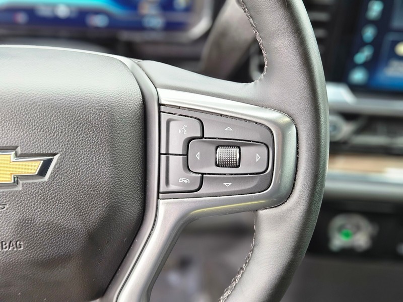 Chevrolet Silverado 1500 Vehicle Full-screen Gallery Image 27