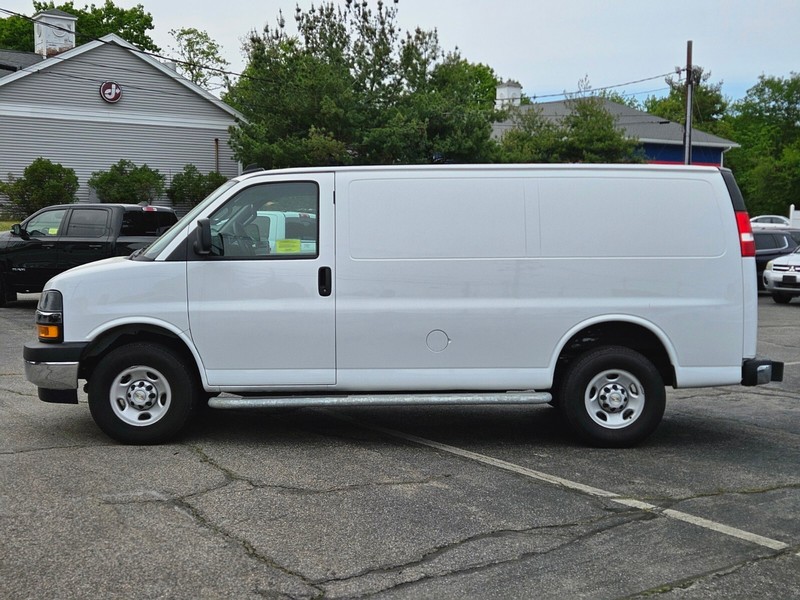 Chevrolet Express Cargo Van Vehicle Full-screen Gallery Image 02