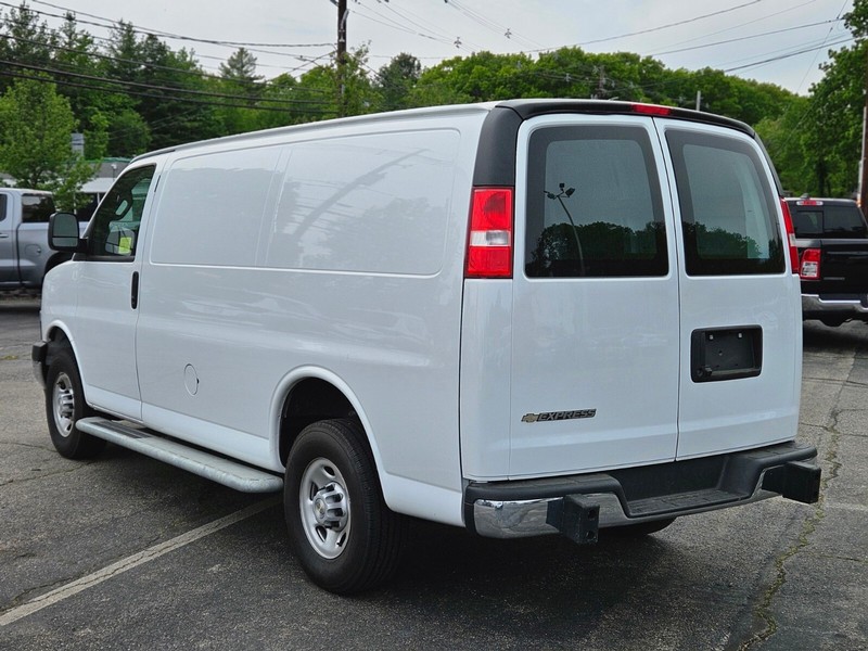 Chevrolet Express Cargo Van Vehicle Full-screen Gallery Image 03
