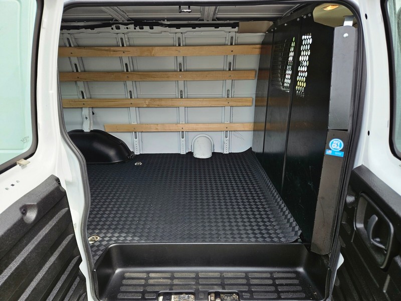 Chevrolet Express Cargo Van Vehicle Full-screen Gallery Image 12