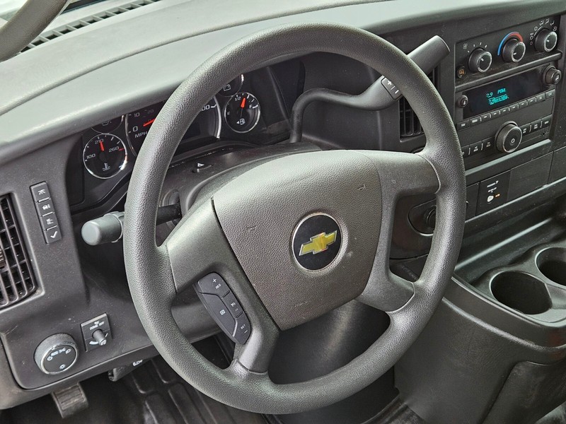 Chevrolet Express Cargo Van Vehicle Full-screen Gallery Image 16