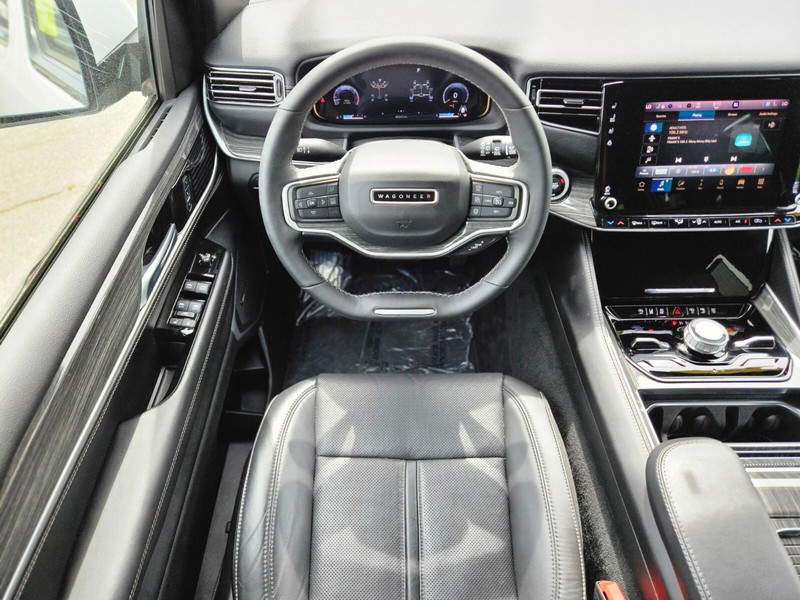 Jeep Wagoneer Vehicle Full-screen Gallery Image 13