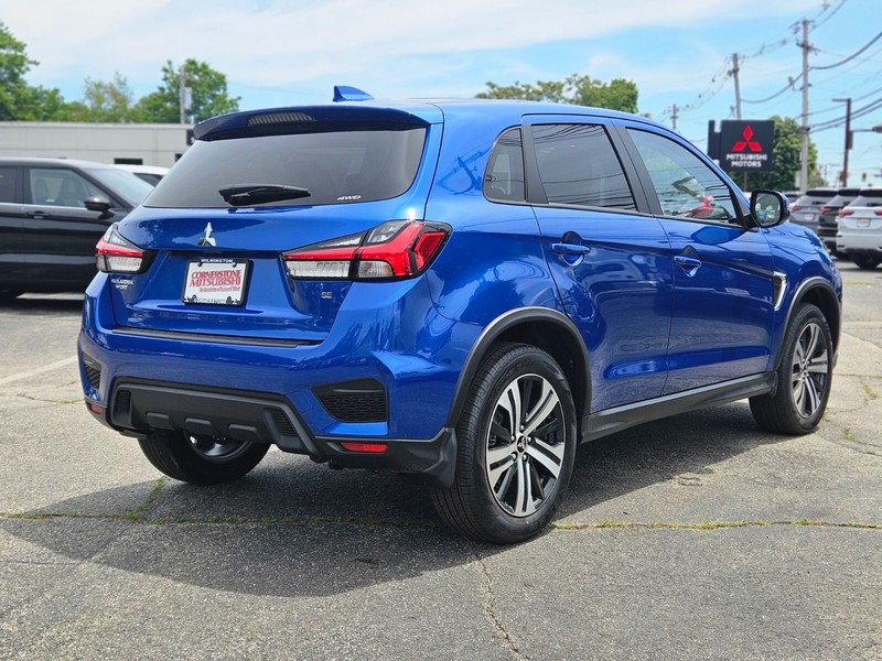 Mitsubishi Outlander Sport Vehicle Full-screen Gallery Image 06
