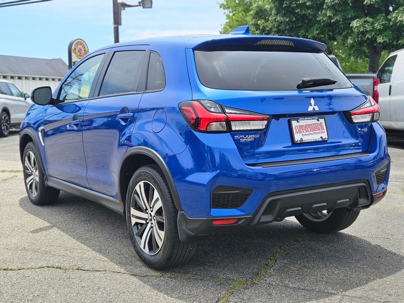 Mitsubishi Outlander Sport Vehicle Full-screen Gallery Image 08