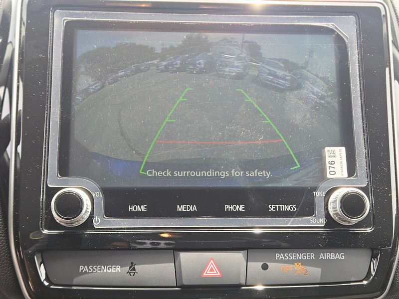 Mitsubishi Outlander Sport Vehicle Full-screen Gallery Image 20