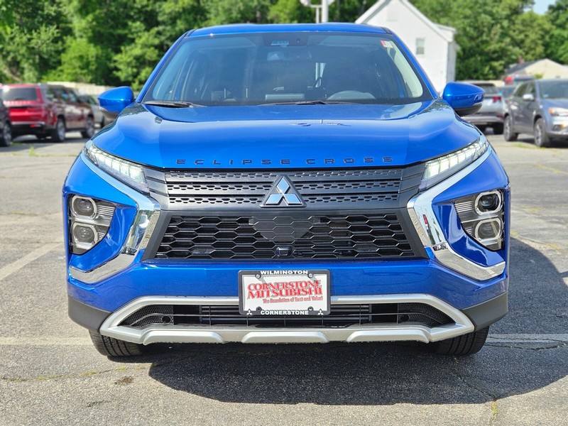 Mitsubishi Eclipse Cross Vehicle Full-screen Gallery Image 02