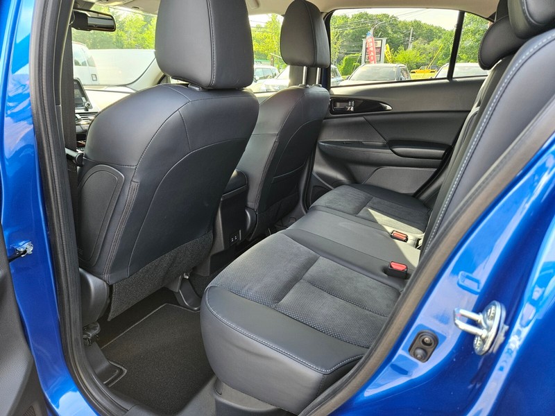 Mitsubishi Eclipse Cross Vehicle Full-screen Gallery Image 13