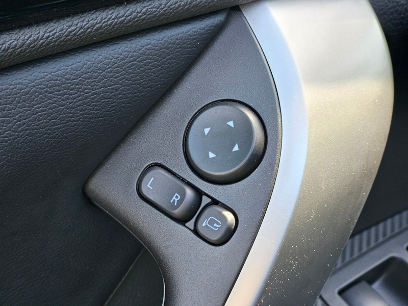 Mitsubishi Eclipse Cross Vehicle Full-screen Gallery Image 16