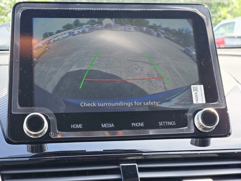 Mitsubishi Eclipse Cross Vehicle Full-screen Gallery Image 18