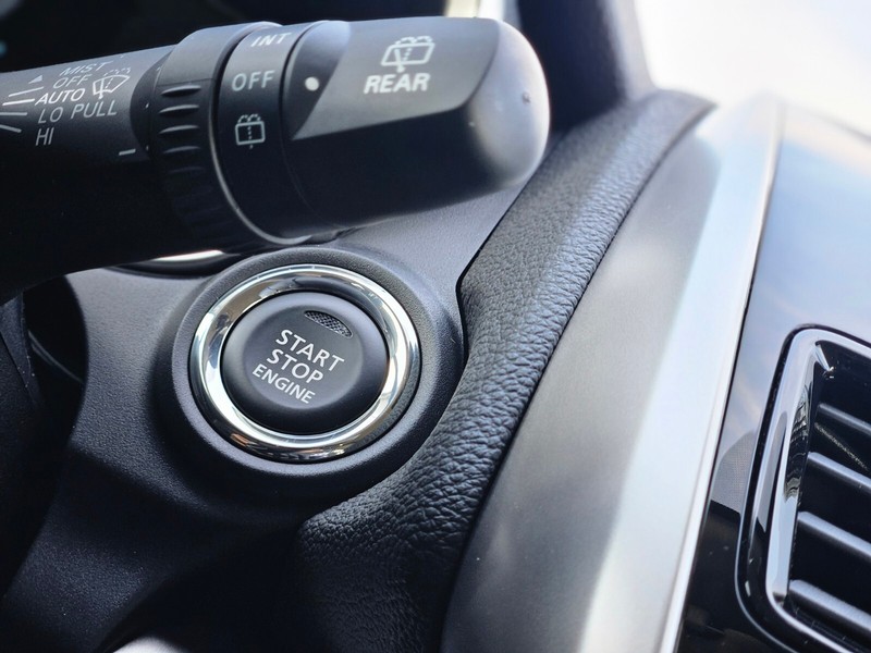 Mitsubishi Eclipse Cross Vehicle Full-screen Gallery Image 21
