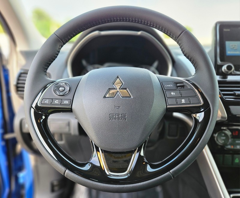 Mitsubishi Eclipse Cross Vehicle Full-screen Gallery Image 22