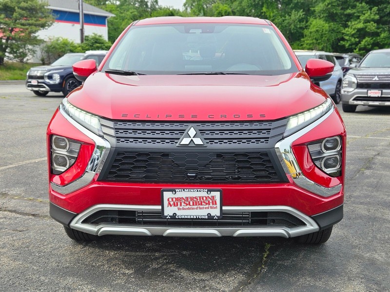 Mitsubishi Eclipse Cross Vehicle Full-screen Gallery Image 03