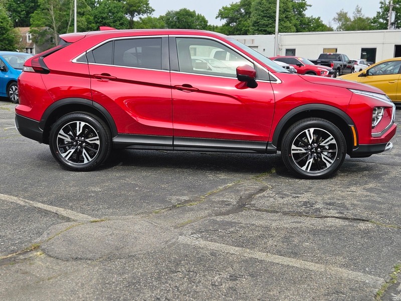 Mitsubishi Eclipse Cross Vehicle Full-screen Gallery Image 05