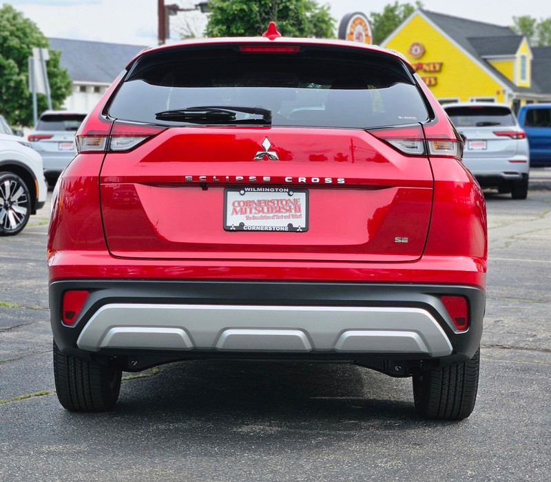 Mitsubishi Eclipse Cross Vehicle Full-screen Gallery Image 07