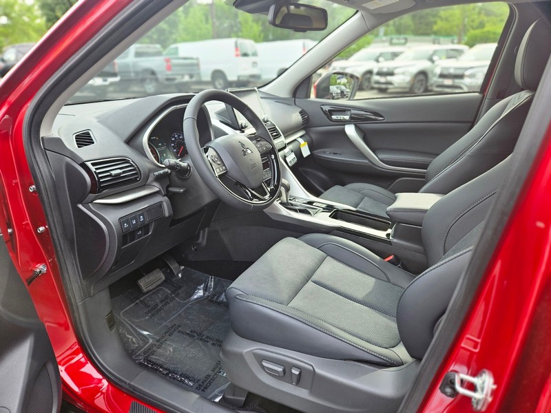 Mitsubishi Eclipse Cross Vehicle Full-screen Gallery Image 17