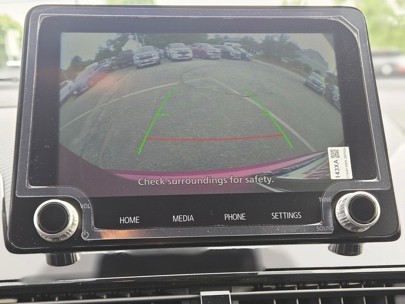 Mitsubishi Eclipse Cross Vehicle Full-screen Gallery Image 21
