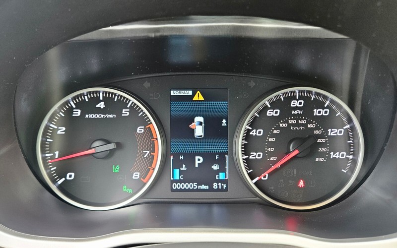 Mitsubishi Eclipse Cross Vehicle Full-screen Gallery Image 28