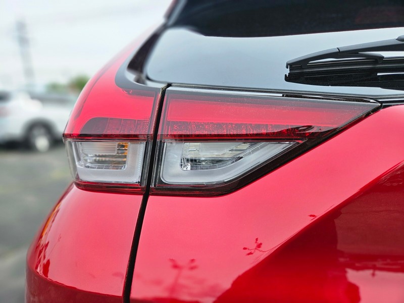 Mitsubishi Eclipse Cross Vehicle Full-screen Gallery Image 31