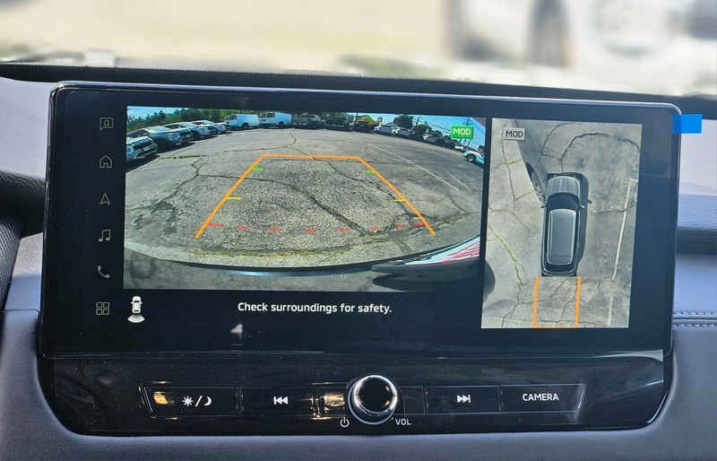 Mitsubishi Outlander Vehicle Full-screen Gallery Image 18