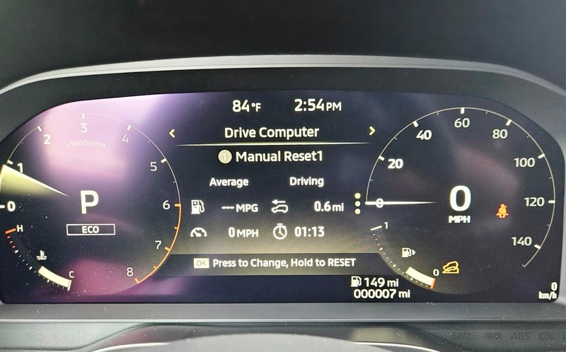 Mitsubishi Outlander Vehicle Full-screen Gallery Image 25