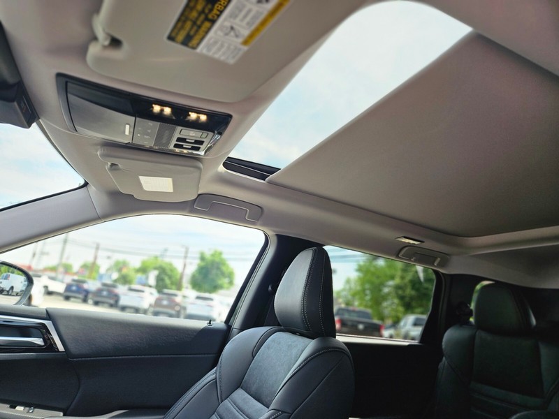 Mitsubishi Outlander Vehicle Full-screen Gallery Image 27