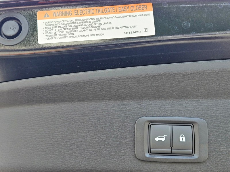 Mitsubishi Outlander Vehicle Full-screen Gallery Image 29
