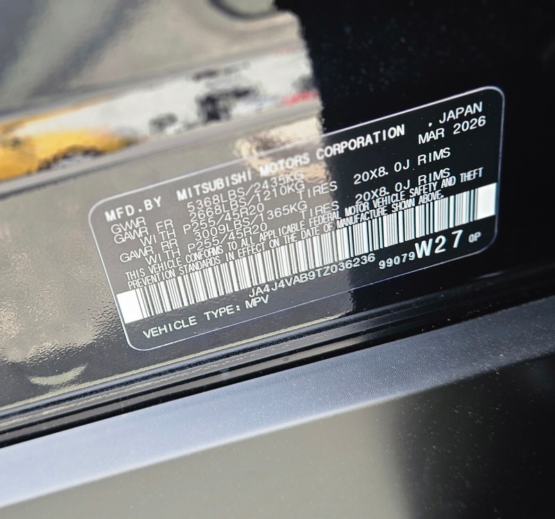 Mitsubishi Outlander Vehicle Full-screen Gallery Image 30