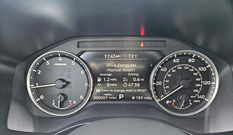 Mitsubishi Outlander Vehicle Full-screen Gallery Image 26