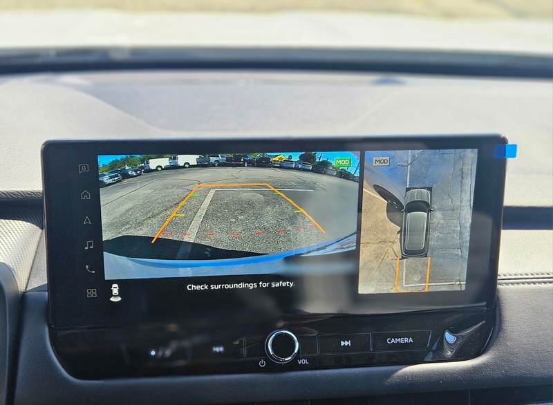 Mitsubishi Outlander Plug-In Hybrid Vehicle Full-screen Gallery Image 20