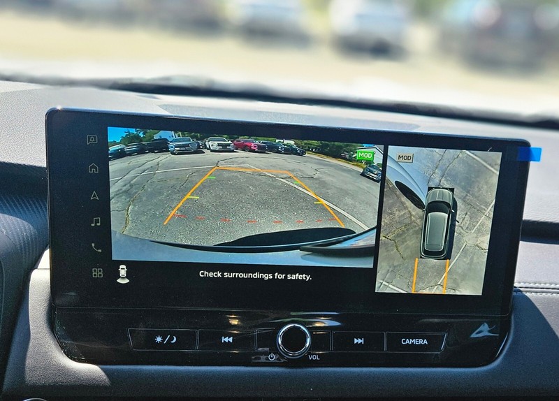 Mitsubishi Outlander Plug-In Hybrid Vehicle Full-screen Gallery Image 20