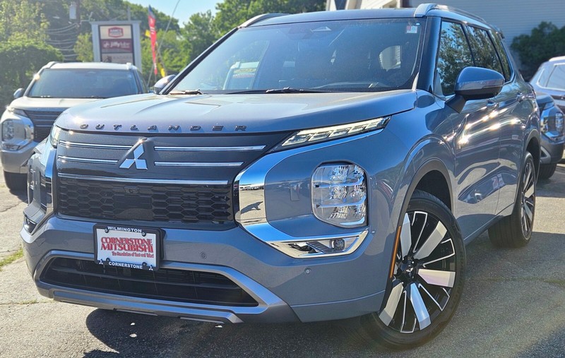 2026 Mitsubishi Outlander Plug-in Hybrid SEL S-AWC's photo