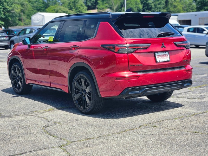 Mitsubishi Outlander Vehicle Full-screen Gallery Image 07