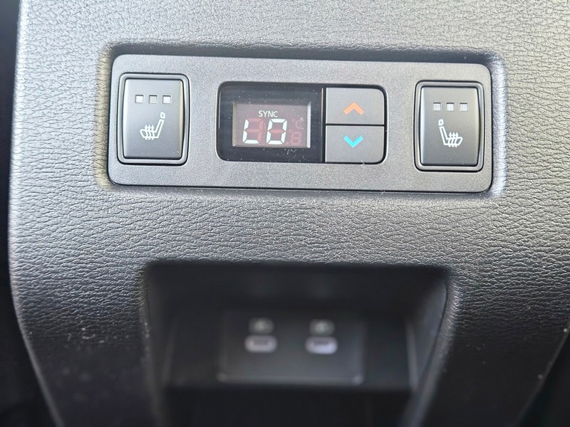 Mitsubishi Outlander Vehicle Full-screen Gallery Image 13