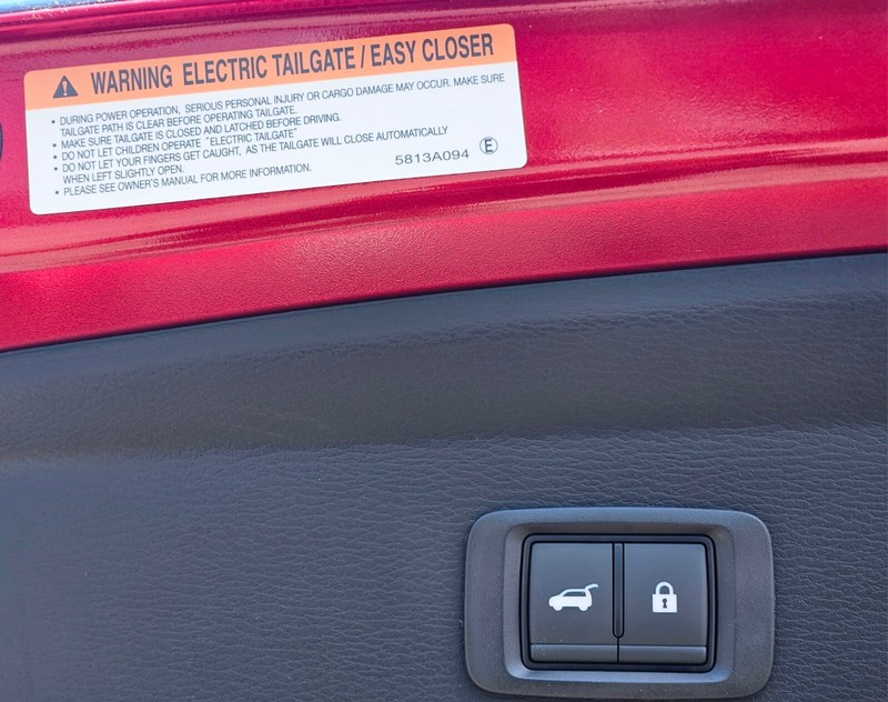 Mitsubishi Outlander Vehicle Full-screen Gallery Image 31