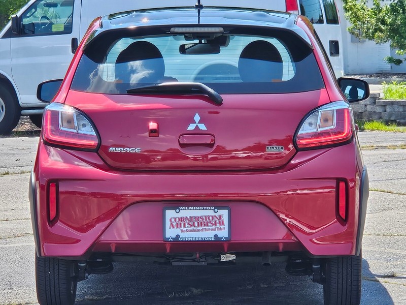 Mitsubishi Mirage Vehicle Full-screen Gallery Image 06