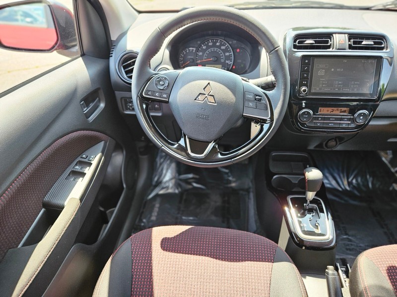 Mitsubishi Mirage Vehicle Full-screen Gallery Image 11